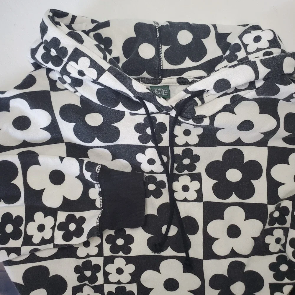 Wild Fable‎ Women's Hoodie Flower Pattern Black White Pullover - Picture 3 of 11